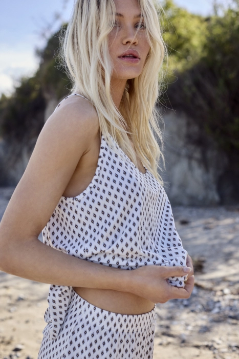 CCDK  CCDK  snow white kendall top